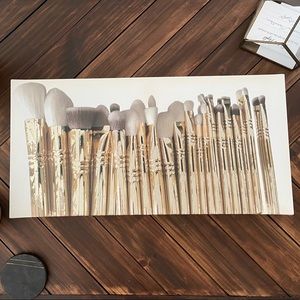 Gold barrel makeup brush canvas with sparkle detail